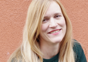 Kasvokuva teatteriohjaaja Sirpa Riuttala