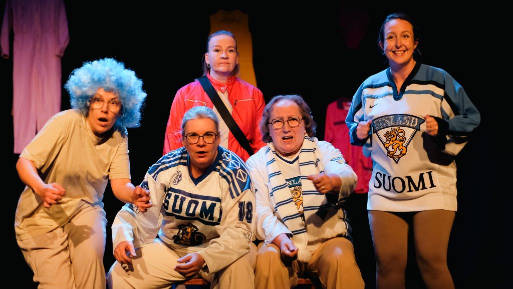 Ykspihlajan Työväen Näyttämö, Ämmät. Kuvaaja, Tuomas Häli.